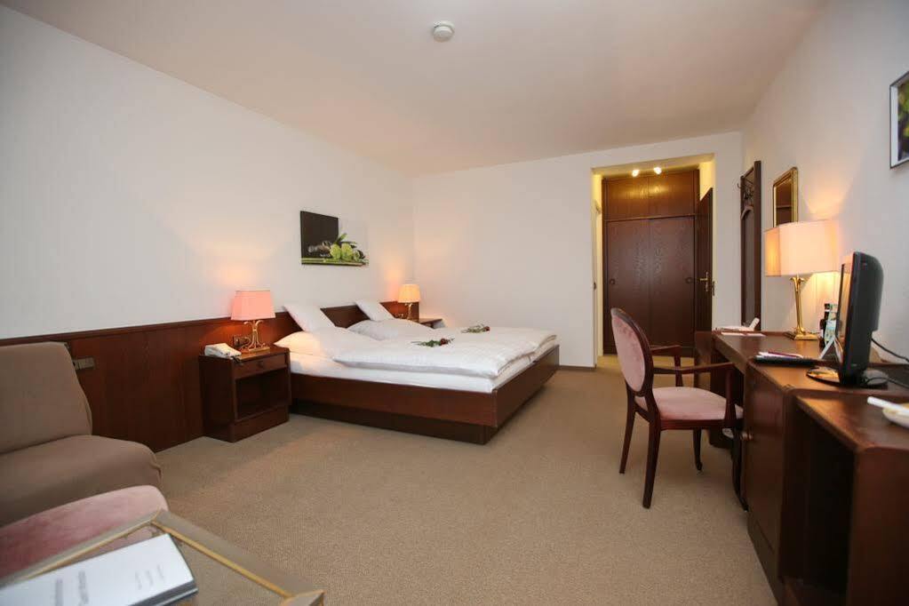 Hotel Am Peterstor Montabaur Exterior foto